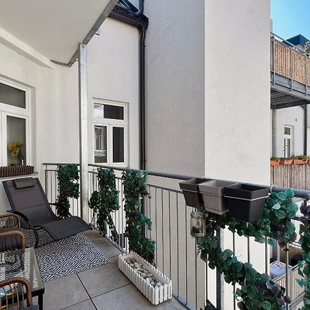 Cozy Retreat With Large Balcony Near Schoenbrunn Lägenhet Wien Exteriör bild